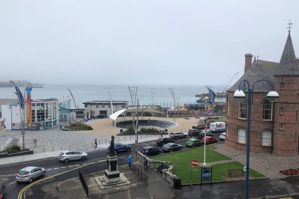 Beautiful Sea View, Entire 2 Bed Apartment, Centre West Beachview Portrush