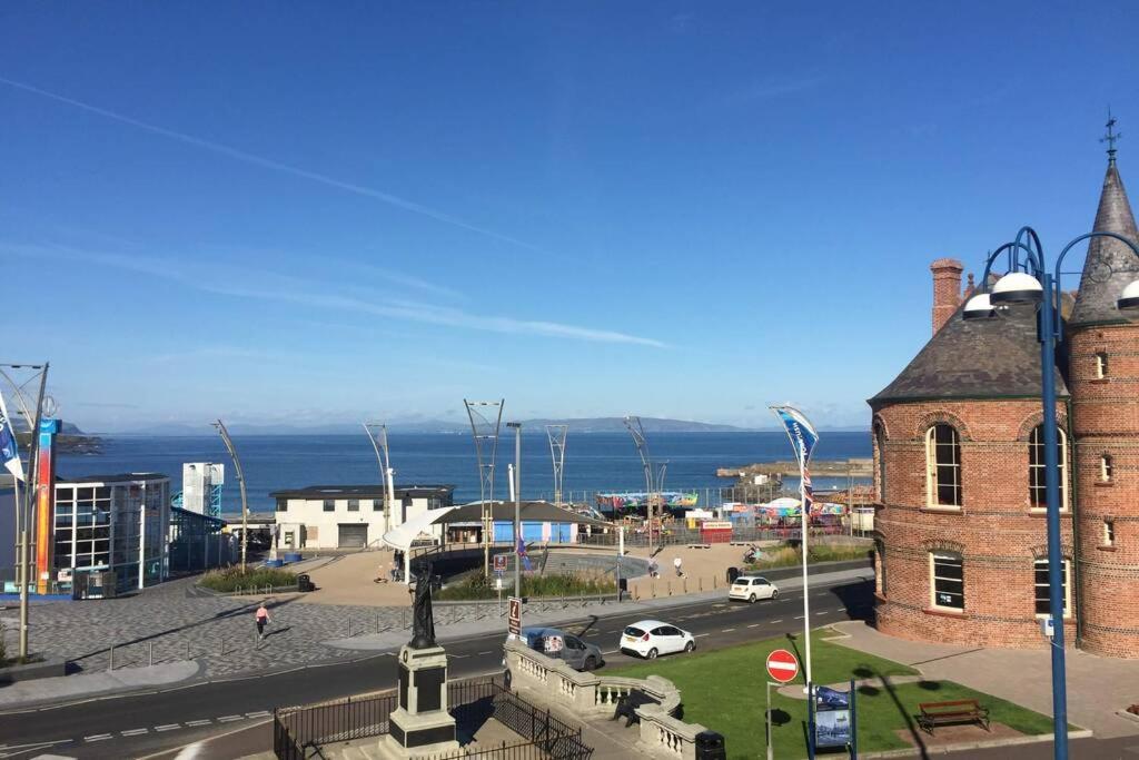 Apartment Beautiful Sea View, Entire 2 Bed Apartment, Centre West Beachview Portrush