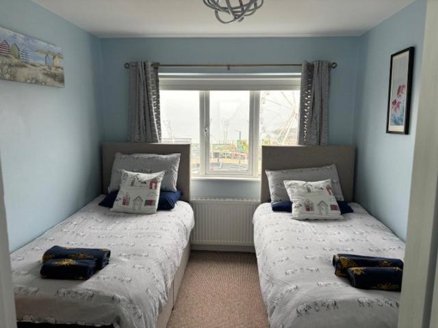 Apartment Beautiful Sea View, Entire 2 Bed Apartment, Centre West Beachview Portrush